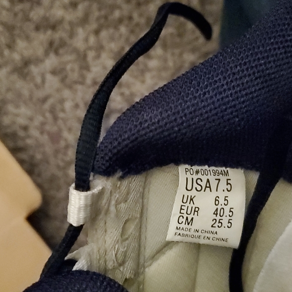 Dada shoes 7 1/2 youth equivalent to 9 womans - Picture 4 of 4